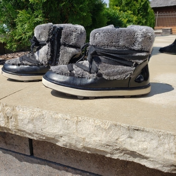 Stuart Weitzman Ariana Snow Boot Gray/Black 4 - Picture 6 of 7